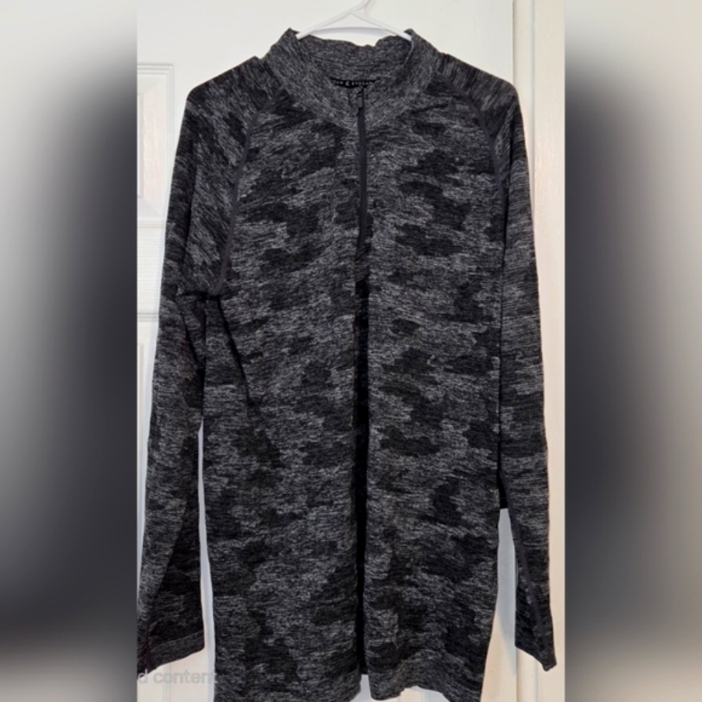 Kyodan Men's Gray Camo Zip-Up Sweater